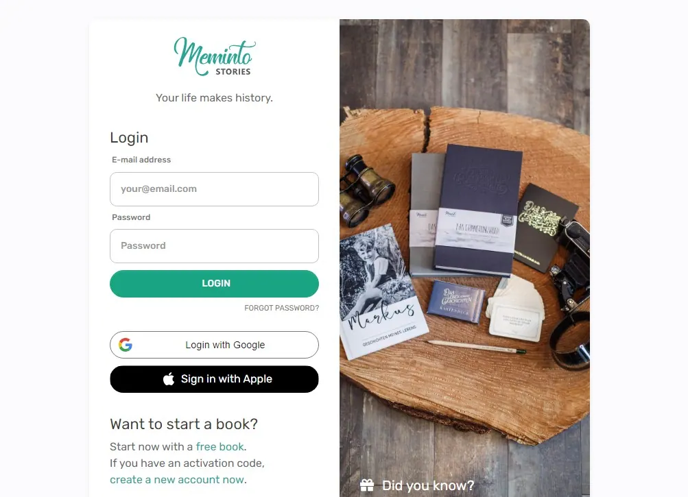 Meminto login screen with e-mail and password fields plus Google and Apple sign-in buttons