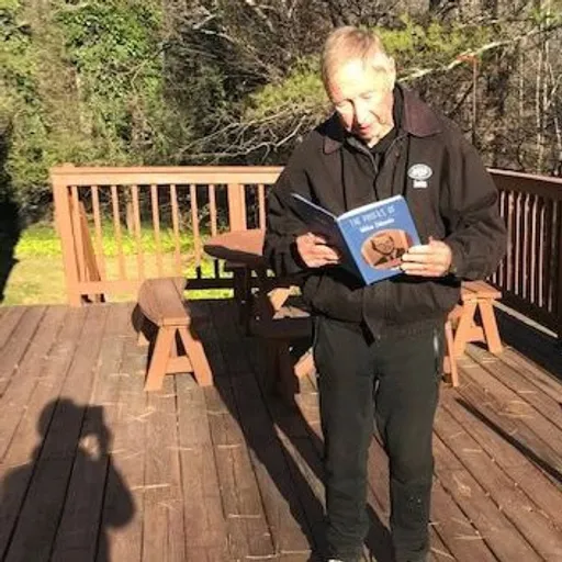 Michael mit dem eigenen Meminto Buch