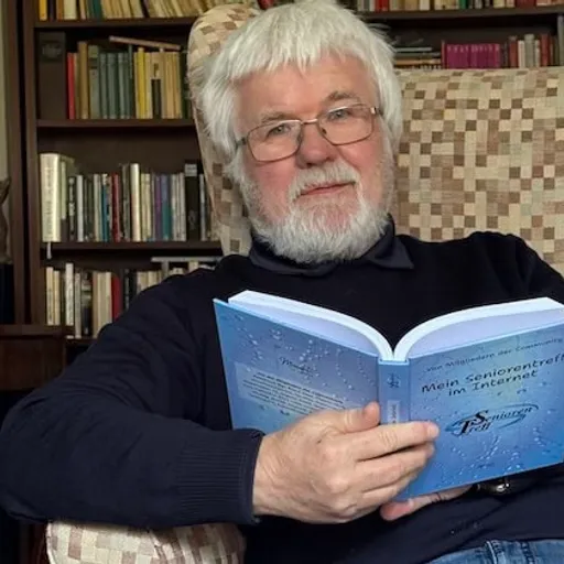 Karl mit dem eigenen Meminto Buch