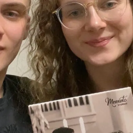 Jessica & Marco with their own Meminto book