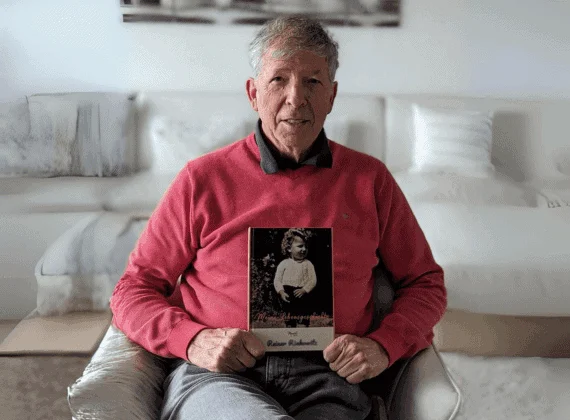 Reiner mit dem eigenen Meminto Buch