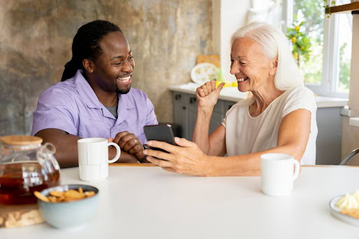 Tips for Helping Seniors Share Their Life Memory