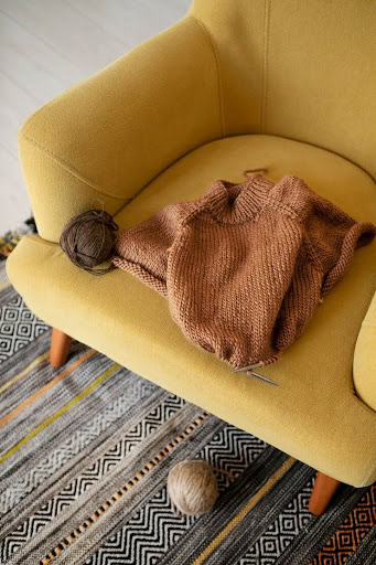 comfy cradle arm chair